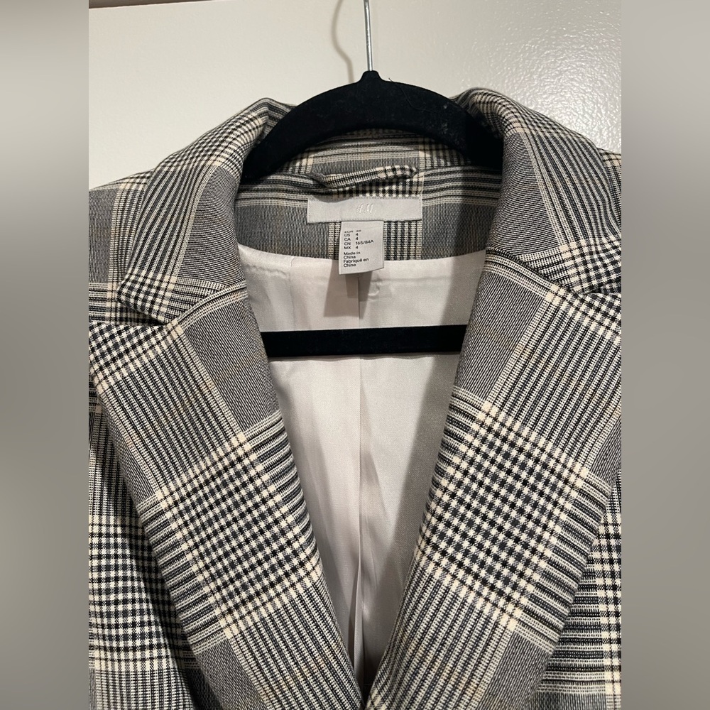 Double Bre asted Checkered Blazer Size 4 - Picture 4 of 8